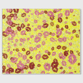 Rood- en rozen kussens in geel omslagpapier cadeaupapier (Vlak)