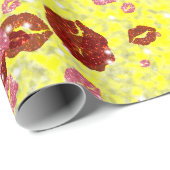 Rood- en rozen kussens in geel omslagpapier cadeaupapier (Rol Hoek)