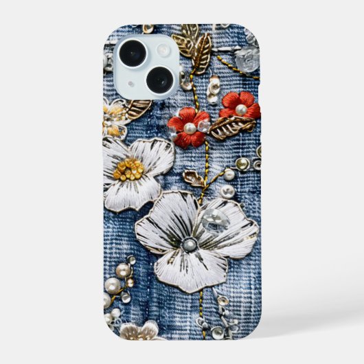 Rood en Wit Geborduurde Bloemen op Denim iPhone 15 Case (Achterkant)