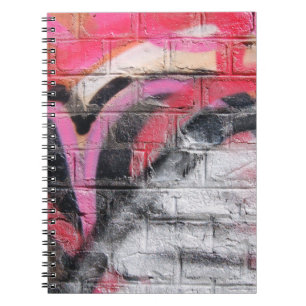 Rood en wit geschilderde wand notitieboek