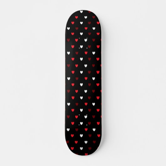 Rood en wit harten op zwart persoonlijk skateboard (Voorkant)