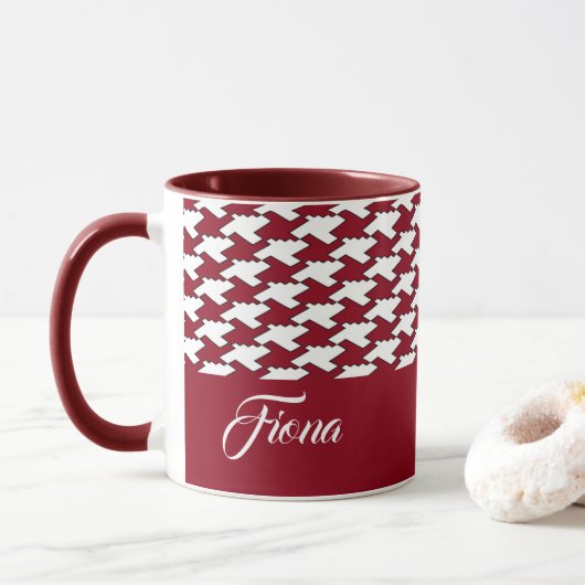 Rood en wit houndstooth patroon monogram mok (Met donut)