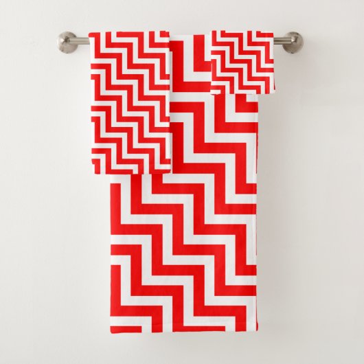 Rood en Wit Medium Size Diagonale Chevron Bad Handdoek (Insitu)
