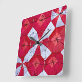 Rood en Wit Open Paraplu Plafond Vierkante Klok (Hoek)