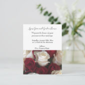 Rood en wit Roos Weddenschap Kaart (Staand voorkant)