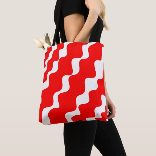Rood en wit schuin golvenpatroon tote bag (Dichtbij)