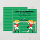 Rood en wit Twins Soccer v2 Birthday Party Kaart (Voorkant / Achterkant)