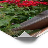 Rood- en witeekhoorn met rode bloem-Struik Poster (Hoek)