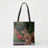 Rood- en witeekhoorn met rode bloem-Struik Tote Bag (Voorkant)