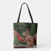 Rood- en witeekhoorn met rode bloem-Struik Tote Bag (Achterkant)