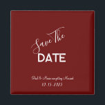 Rood- en witminimalistisch huwelijk sparen de datu magneet<br><div class="desc">.: Minimalistisch confectioneren van het huwelijk met een mooie maroon met rode achtergrond en contrasterend wit lettertype.: volledig aanpasbaar - verander de tekst,  het lettertype,  de tekengrootte en de tekenkleur. .: Coördinerende items beschikbaar .: Ontwerp ook in andere kleuren beschikbaar.</div>