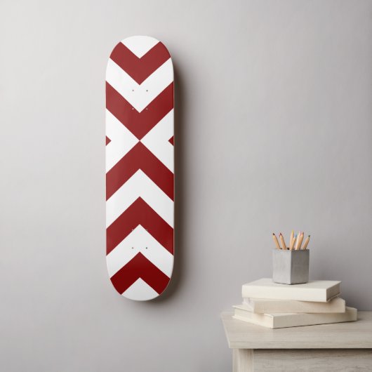 Rood- en witte Chevrons Persoonlijk Skateboard (Muurkunst)