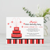 Rood en zwart 80th Birthday Cake Party Invitation Kaart (Staand voorkant)