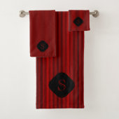 Rood en zwart fijne verticale strepen monogram bad handdoek (Insitu)