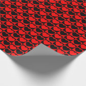 Rood en zwart gebarsten patroon met hart cadeaupapier (Hoek)