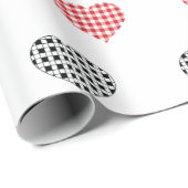 Rood en zwart geruite Valentijn harten op wit Cadeaupapier (Rol Hoek)