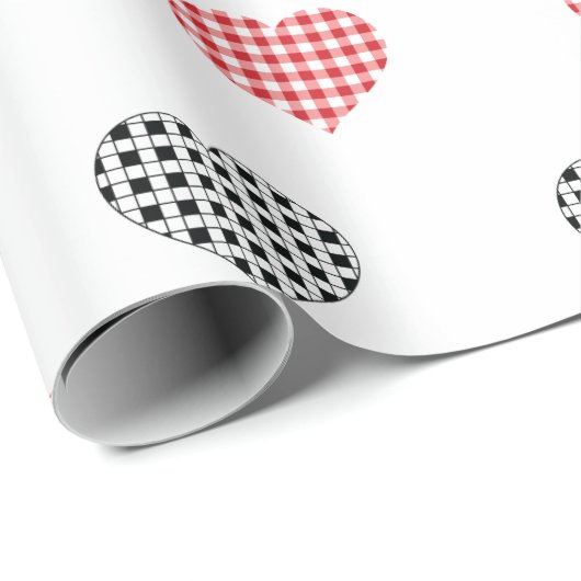 Rood en zwart geruite Valentijn harten op wit Cadeaupapier (Rol Hoek)