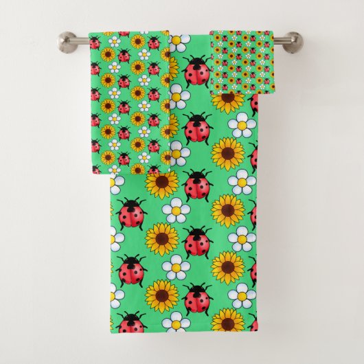 Rood en zwart lieveheersbeestje met bloemen bad handdoek (Insitu)
