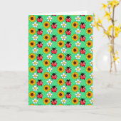 Rood en zwart lieveheersbeestje met bloemen kaart (Gele Bloem)