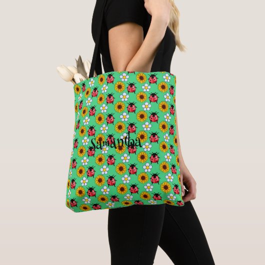 Rood en zwart lieveheersbeestje met bloemen tote bag (Dichtbij)