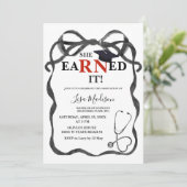 Rood en Zwart RN Nurse Graduation Party Kaart (Staand voorkant)