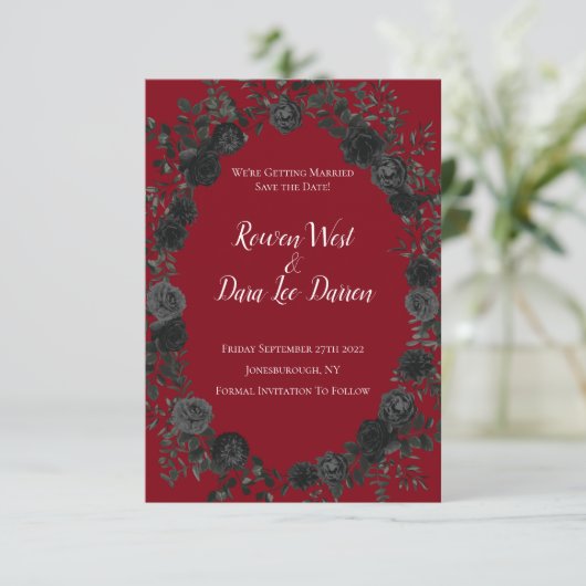 Rood en zwart Roos Gothic Wedding Save the Date Kaart (Staand voorkant)