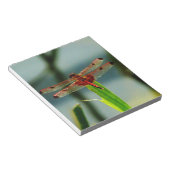 Rood- en zwarte dragonvlieg met schroefdraad notitieblok (Schuin)