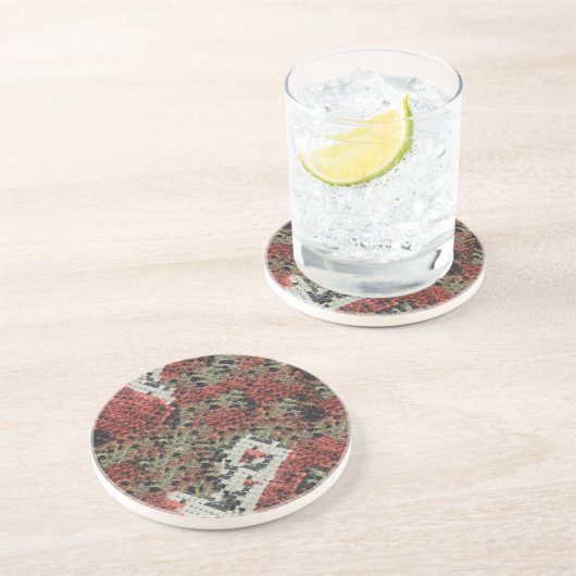 Rood- en zwarte koraalslang zandsteen onderzetter (Zijkant)