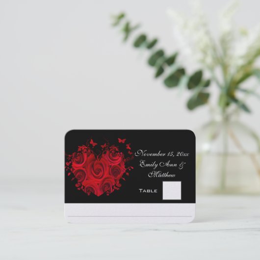 Rood- en zwarte Rozen met een vlindertafel Plaatskaartje (Staand voorkant)
