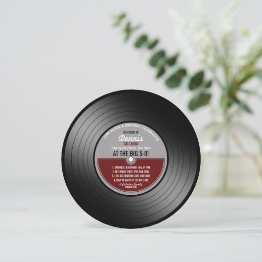 Rood etiket Vinyl Record 50e verjaardag Kaart (Staand voorkant)