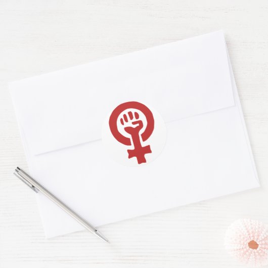 Rood feminisme symbool ronde sticker (Envelop)