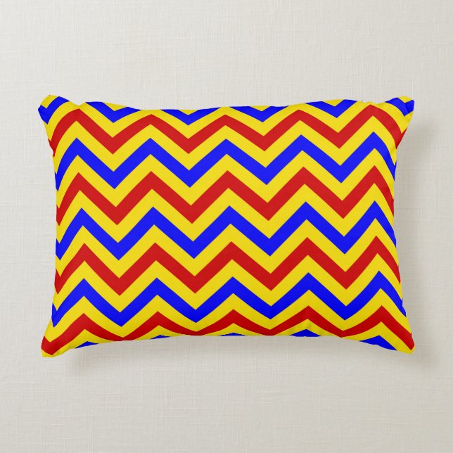 Rood Geel Blauw Groot Chevron ZigZag Patroon Decoratief Kussen (Voorkant)