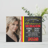 Rood & Geel Chalkboard Afstuderen Foto Kaart (Staand voorkant)