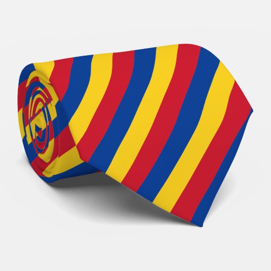 Rood, geel en blauw gestreept stropdas (Opgerold)