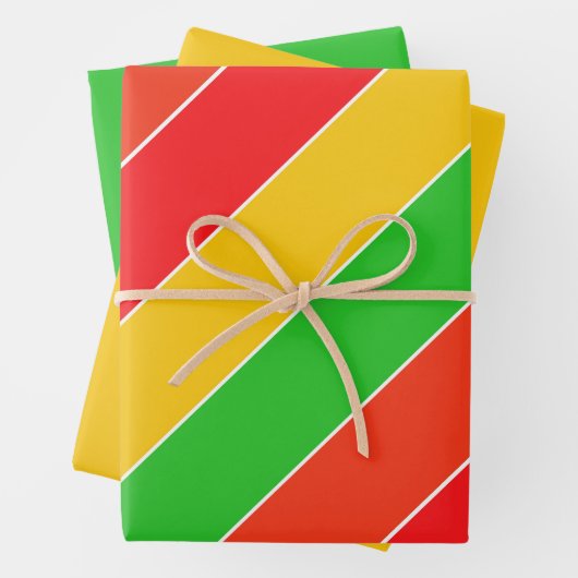Rood, geel en limoengroen inpakpapier vel (In situ)