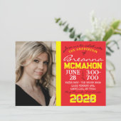 Rood & Geel Modern Afstuderen Fotouitnodiging Kaart (Staand voorkant)