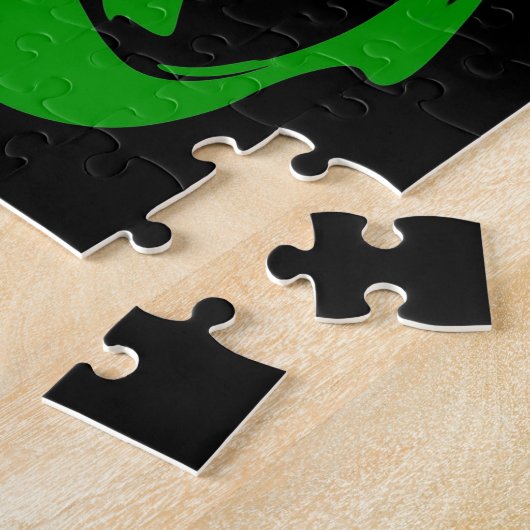 Rood, geel, zwart en groen legpuzzel (Zijkant)