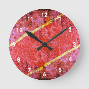 Rood gekrabde achtergrond met gele strepen ronde klok