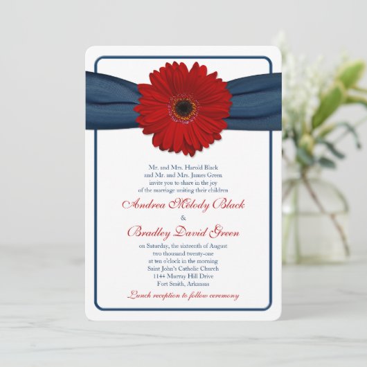Rood Gerber Daisy Navy Ribbon Wedding Uitnodiging (Staand voorkant)