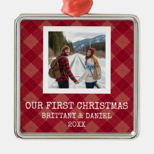 Rood geruit Ons Eerste Kerstmis Metalen Ornament