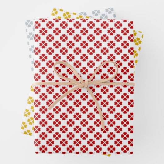 Rood, goud en zilver inpakpapier. inpakpapier vel (In situ)