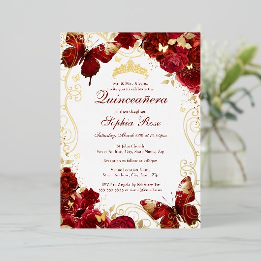 Rood Goud  Vlinderbloem Quinceanera Folie Uitnodiging (Staand Voorkant)