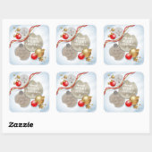 Rood, gouden kerstballen, ster op sprankelende sne vierkante sticker (Vel)