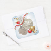 Rood, gouden kerstballen, ster op sprankelende sne vierkante sticker (Envelop)