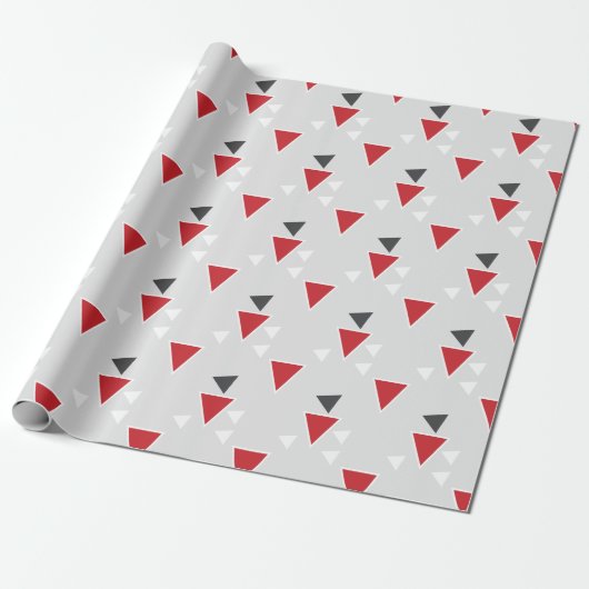 Rood Grijs & Wit Abstract Moderne Retro Driehoek Cadeaupapier (Uitgerold)