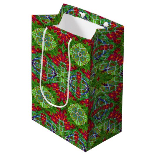 Rood, groen en blauw geometrisch medium cadeauzakje (Voorkant Gekanteld)