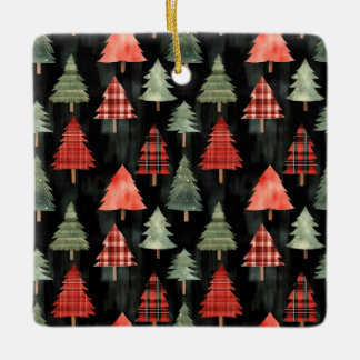 Rood & groen geplakte kerstbomen op zwart keramisch ornament