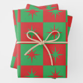 Rood-groen-ingedrukte retro-kerststarburen inpakpapier vel (In situ)