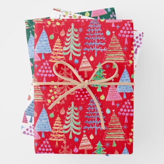 Rood groen wit patroon met rode kerstbomen inpakpapier vel (In situ)