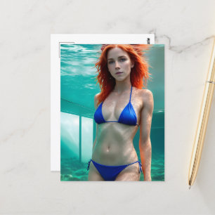 Rood haar vrouw in een blauwe bikini briefkaart